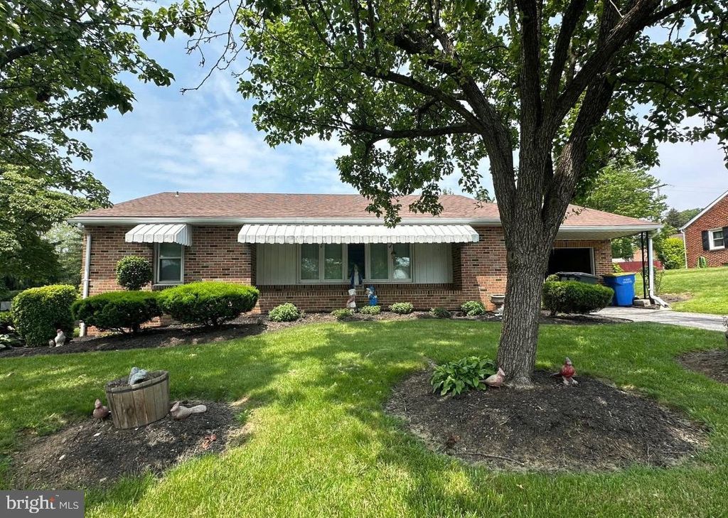 1111 ARTHUR ST, York, PA 17406