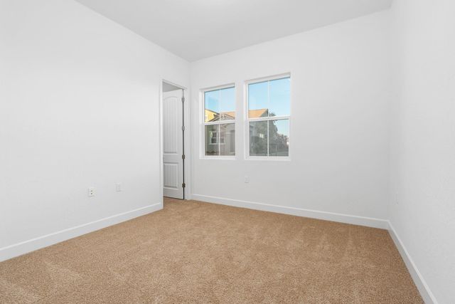 348 Peters Lane S, Madera, CA 93636