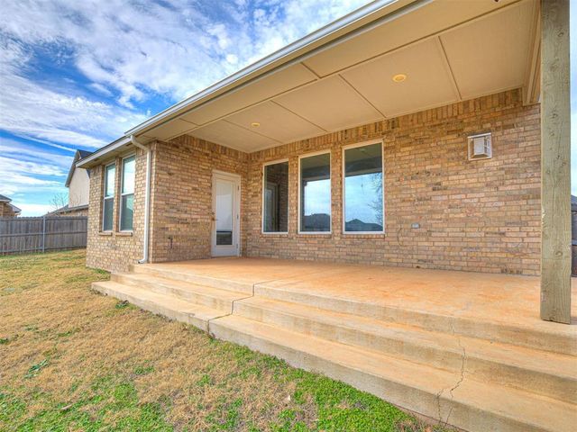 14108 Center Village Way, Piedmont, OK 73078