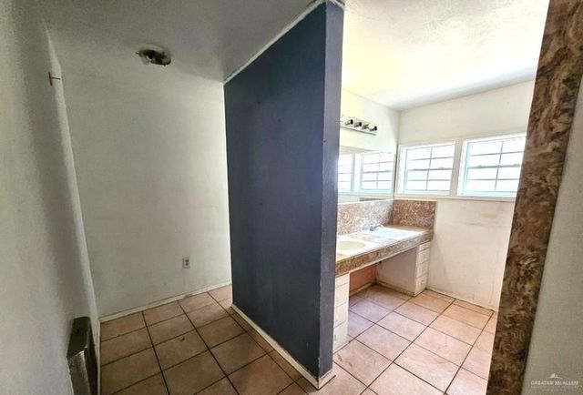 1006 E 12th Street, Mission, TX 78572