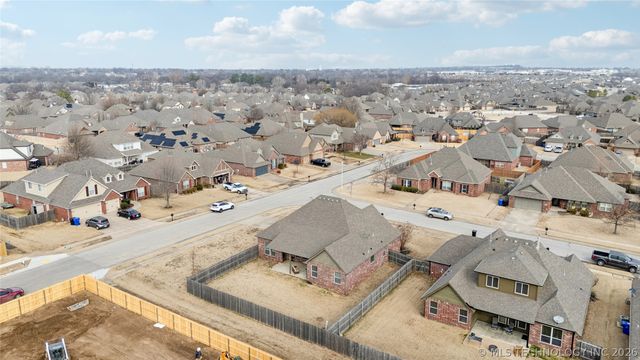 1623 E Fulton Place, Broken Arrow, OK 74012