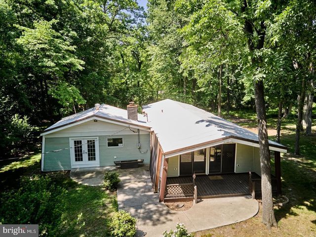 171 LONGSTREET DR, Gettysburg, PA 17325