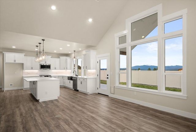 18069 N Morton Ct, Colbert, WA 99005