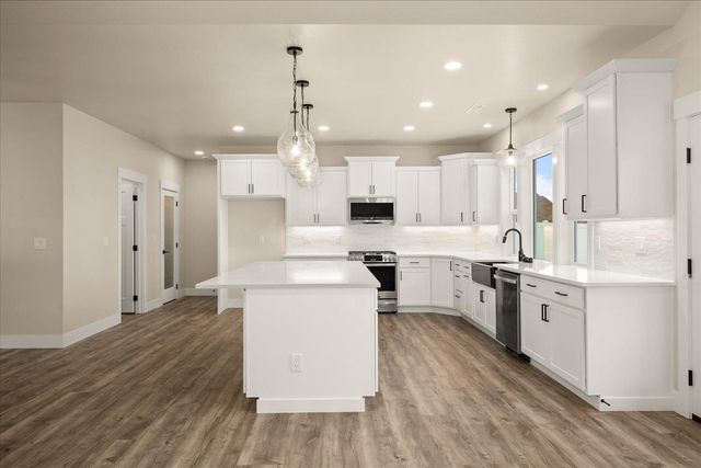 18069 N Morton Ct, Colbert, WA 99005