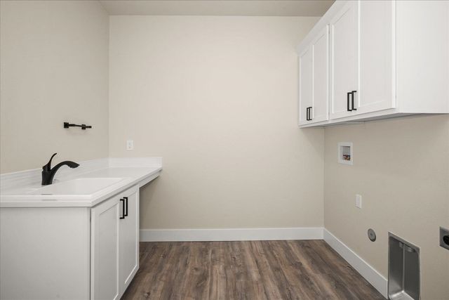 18069 N Morton Ct, Colbert, WA 99005