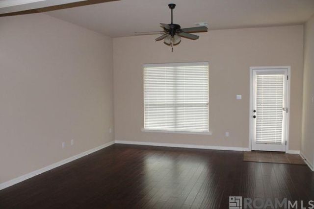 37237 Market Place Dr, Prairieville, LA 70769