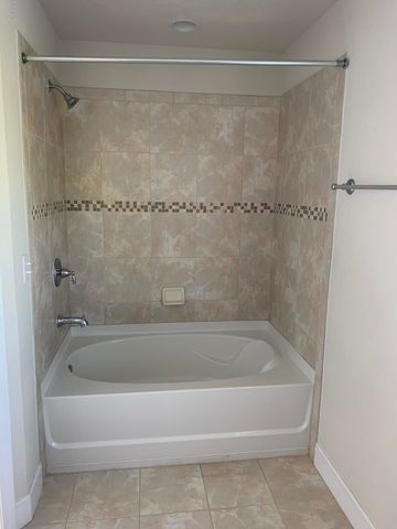 6852 WOODY VINE Drive, Jacksonville, FL 32258