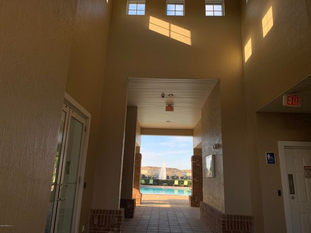 6852 WOODY VINE Drive, Jacksonville, FL 32258