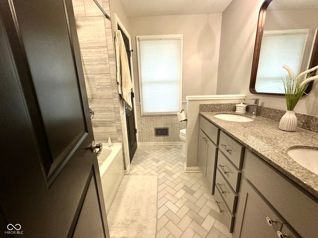 7536 Cape Cod Circle, Indianapolis, IN 46250
