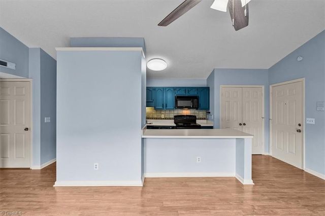 3701 Cotswold Terrace 7-K, Greensboro, NC 27410