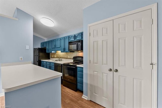3701 Cotswold Terrace 7-K, Greensboro, NC 27410