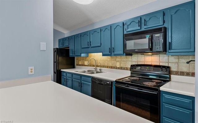 3701 Cotswold Terrace 7-K, Greensboro, NC 27410