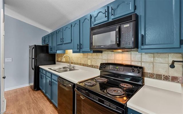 3701 Cotswold Terrace 7-K, Greensboro, NC 27410