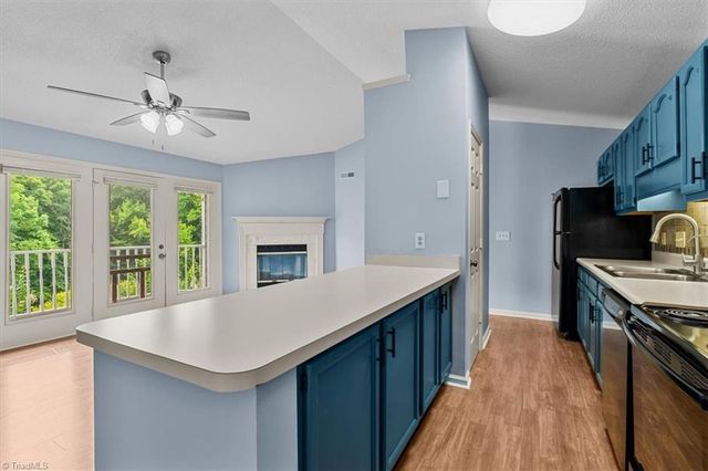 3701 Cotswold Terrace 7-K, Greensboro, NC 27410