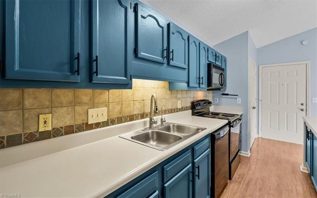 3701 Cotswold Terrace 7-K, Greensboro, NC 27410