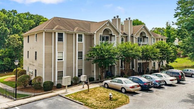 3701 Cotswold Terrace 7-K, Greensboro, NC 27410