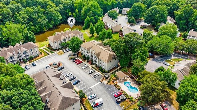 3701 Cotswold Terrace 7-K, Greensboro, NC 27410