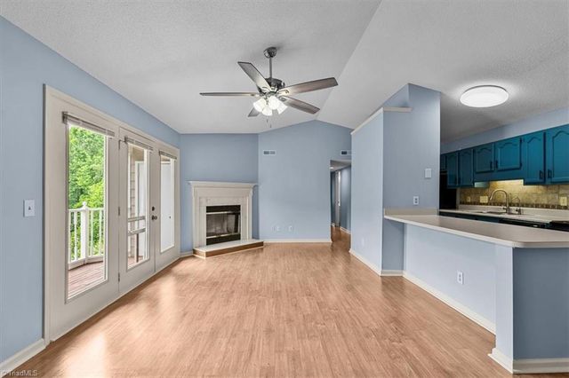 3701 Cotswold Terrace 7-K, Greensboro, NC 27410