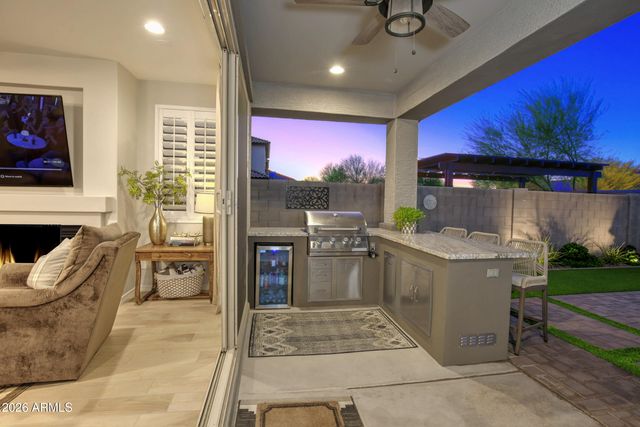 16004 W SOFT WIND Drive, Surprise, AZ 85387