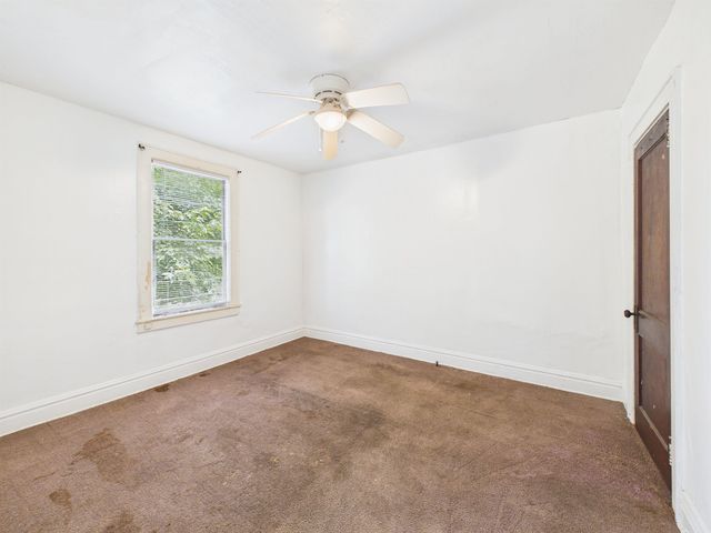 1055 19th St, Huntington, WV 25701