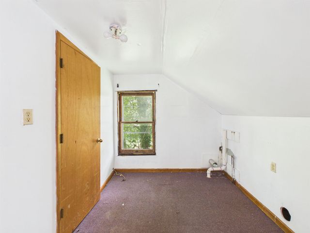 1055 19th St, Huntington, WV 25701