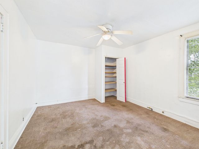 1055 19th St, Huntington, WV 25701