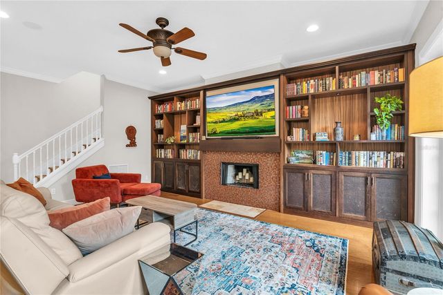 18 CELIA LANE, Orlando, FL 32803