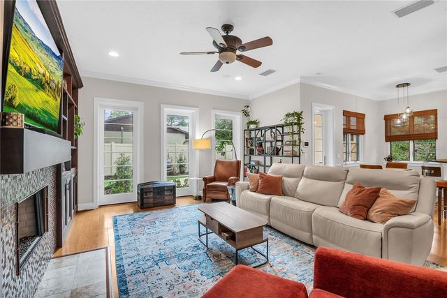 18 CELIA LANE, Orlando, FL 32803