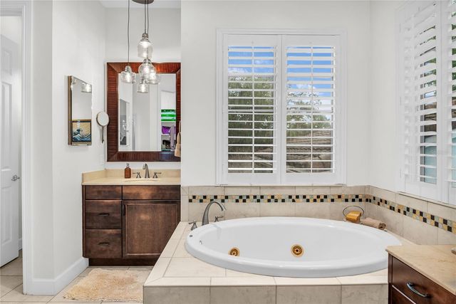 18 CELIA LANE, Orlando, FL 32803