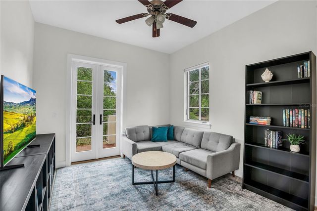 18 CELIA LANE, Orlando, FL 32803