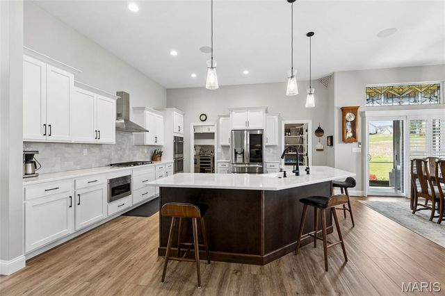 221 Windrose Lane, Troy, MO 63379