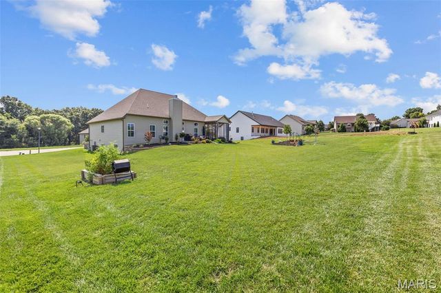 221 Windrose Lane, Troy, MO 63379