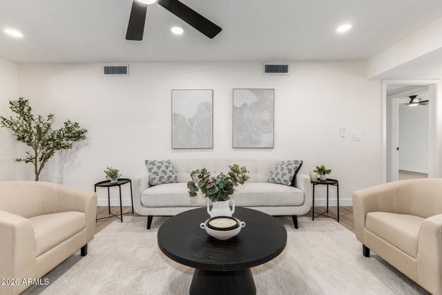 10822 W ROUNDELAY Circle, Sun City, AZ 85351