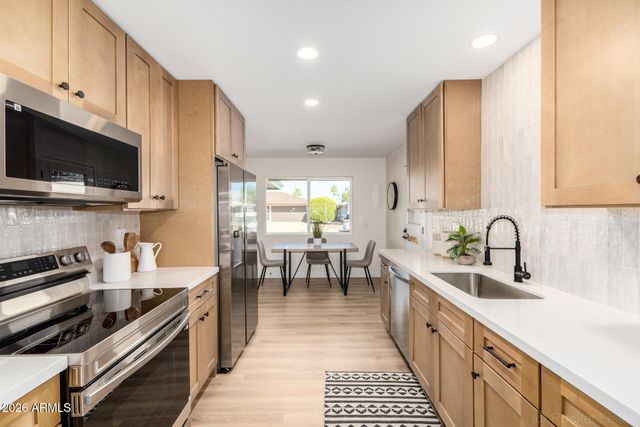 10822 W ROUNDELAY Circle, Sun City, AZ 85351