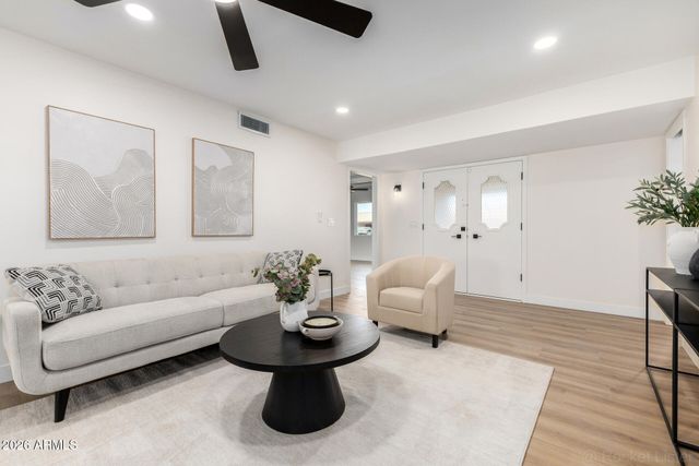 10822 W ROUNDELAY Circle, Sun City, AZ 85351