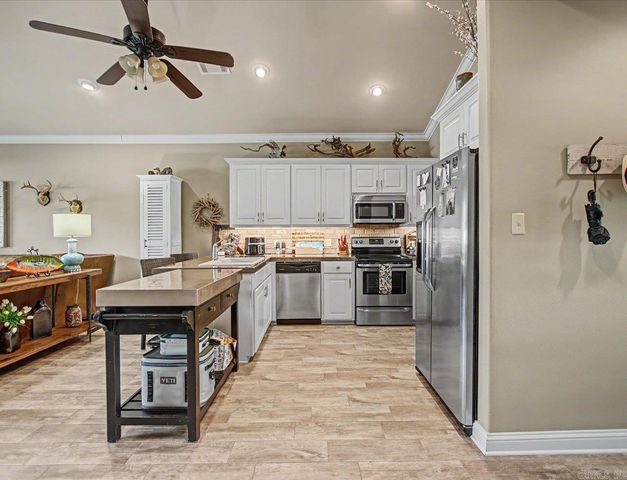1624 Treasure Isle Rd, Hot Springs, AR 71913