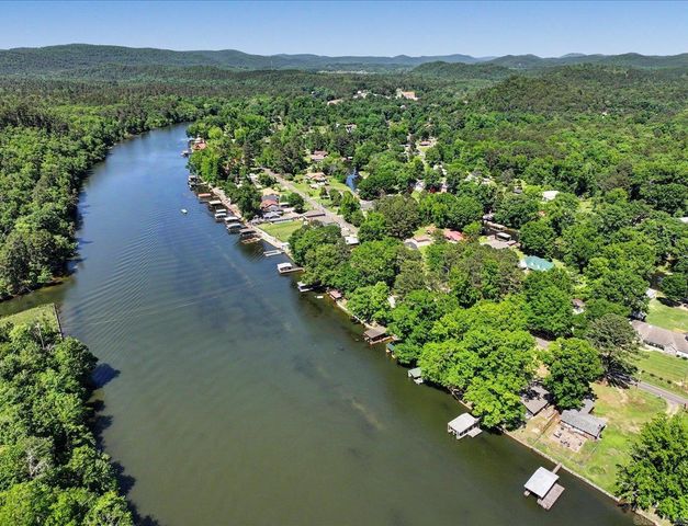 1624 Treasure Isle Rd, Hot Springs, AR 71913
