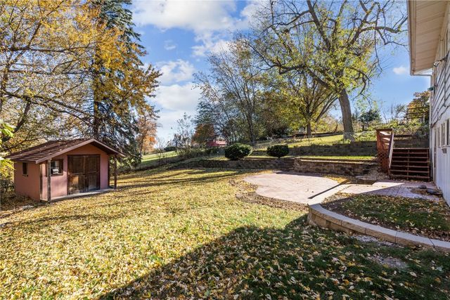 159 26th St NW, Cedar Rapids, IA 52405