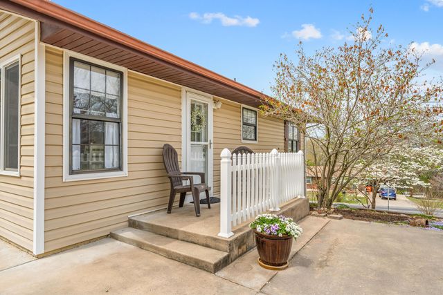 25540 Fox Woods Circle, Shell Knob, MO 65747