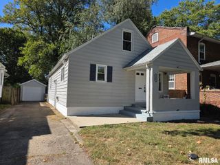 1927 S COLLEGE Street, Springfield, IL 62704