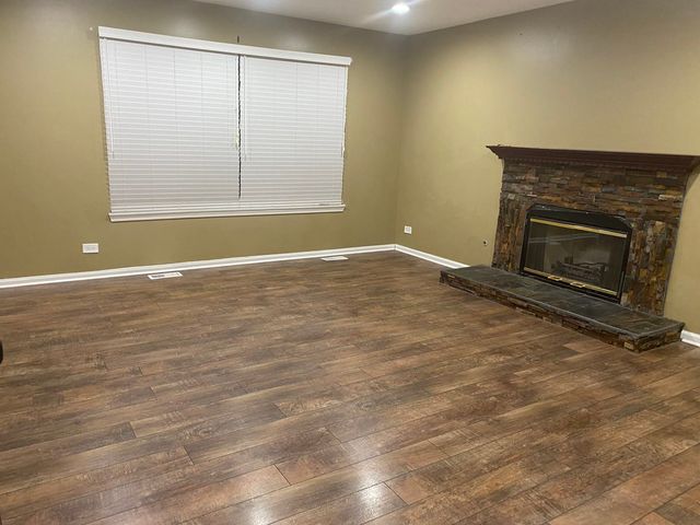 1213 Pennsbury Lane, Aurora, IL 60502
