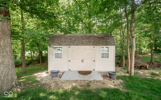 285 Plum Court, Columbus, IN 47201