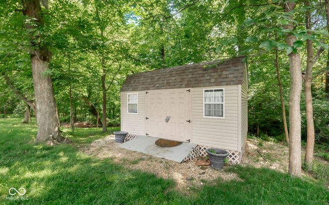 285 Plum Court, Columbus, IN 47201
