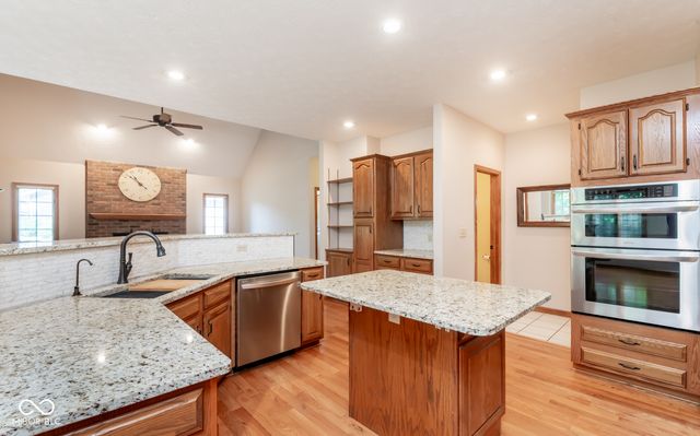 285 Plum Court, Columbus, IN 47201