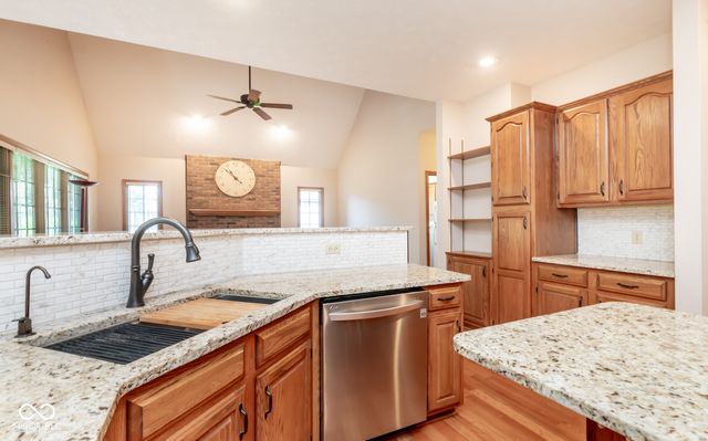 285 Plum Court, Columbus, IN 47201