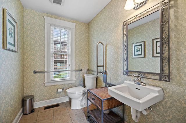 1458 Bedford Street, Stamford, CT 06905
