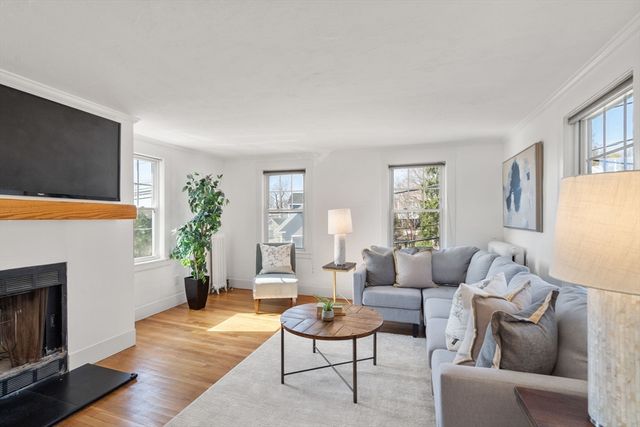 2 Commercial St 3, Marblehead, MA 01945