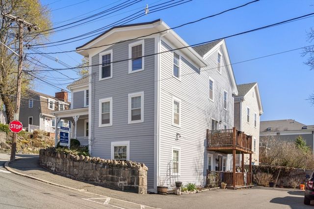 2 Commercial St 3, Marblehead, MA 01945