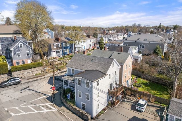 2 Commercial St 3, Marblehead, MA 01945