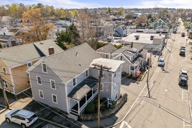 2 Commercial St 3, Marblehead, MA 01945